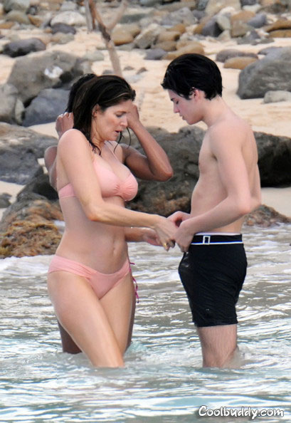 stephanie seymour son. Stephanie Seymour#39;s Son on