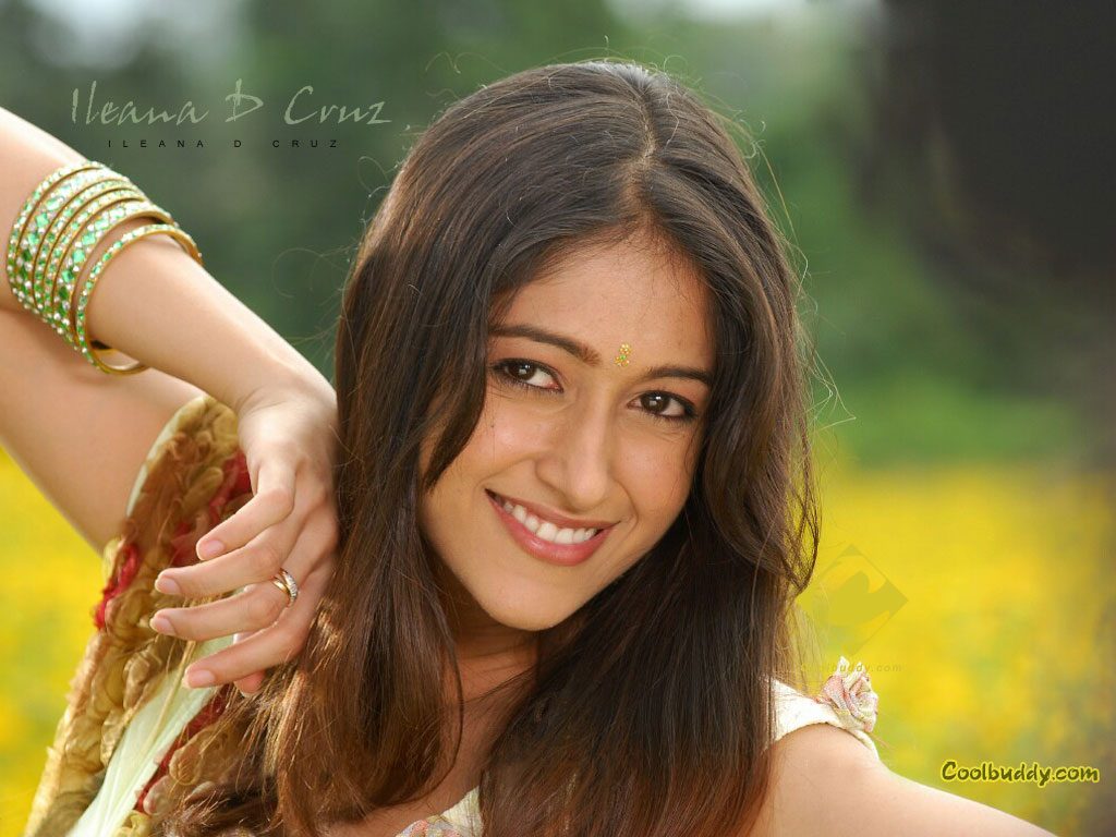 South Spice Hot Actress Ileana Wallpaper